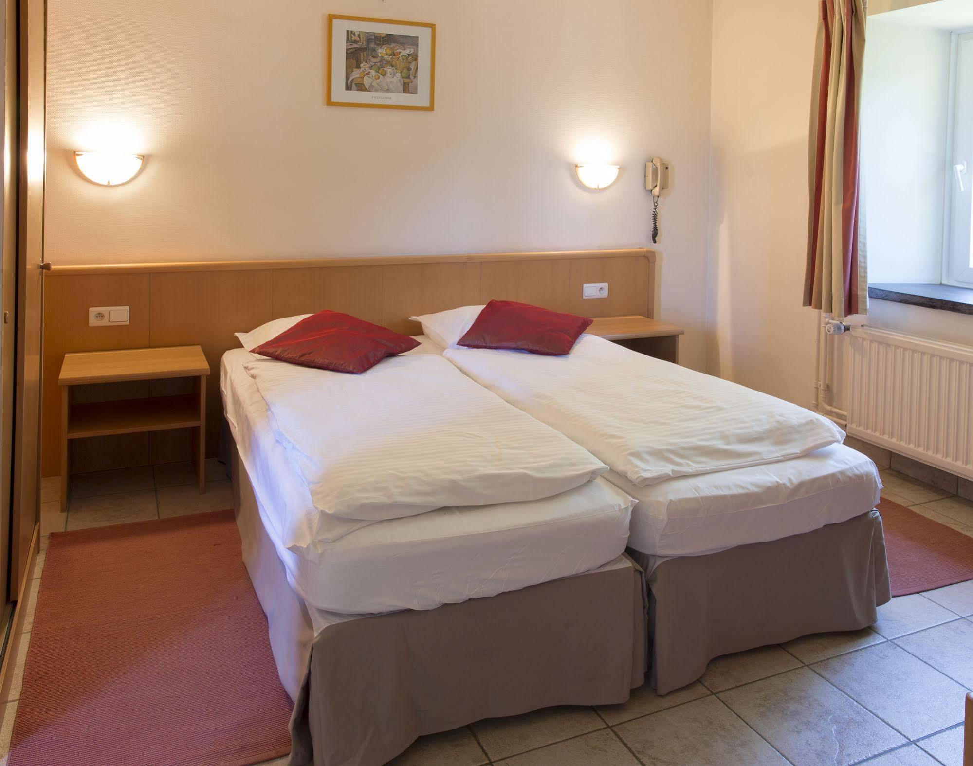 Hotel Saint-Martin Bovigny Bagian luar foto